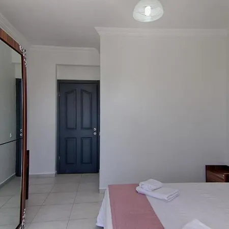 ölüdeniz Ovacıkta 5 Yatak Odalı, 12 Kişilik , Müstakil Havuzlu 2 Villa