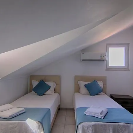ölüdeniz Ovacıkta 5 Yatak Odalı, 12 Kişilik , Müstakil Havuzlu 2 Villa *