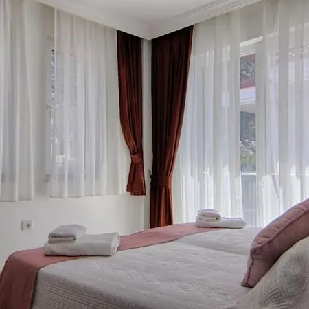 Oludeniz Ovacikta 5 Yatak Odali, 12 Kisilik , Mustakil Havuzlu 2 Villa Fethiye