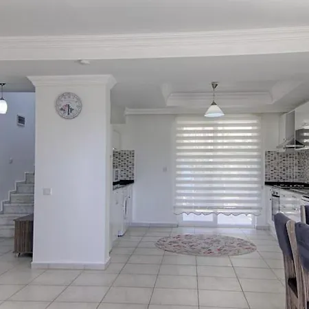 ölüdeniz Ovacıkta 5 Yatak Odalı, 12 Kişilik , Müstakil Havuzlu 2 * Fethiye