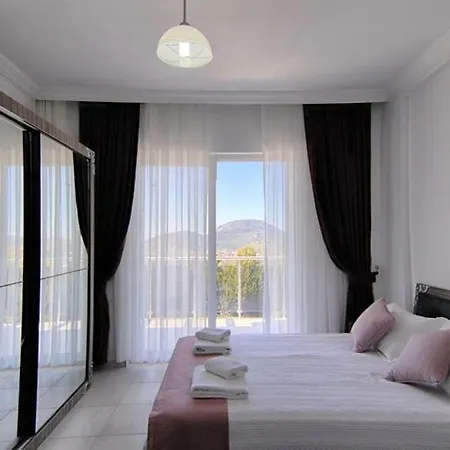Oludeniz Ovacikta 5 Yatak Odali, 12 Kisilik , Mustakil Havuzlu 2