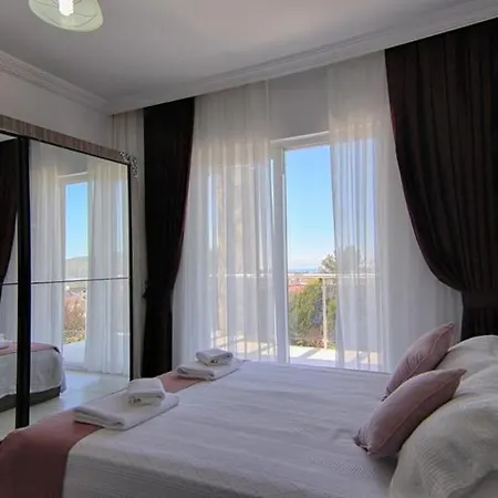 Oludeniz Ovacikta 5 Yatak Odali, 12 Kisilik , Mustakil Havuzlu 2 费特希耶